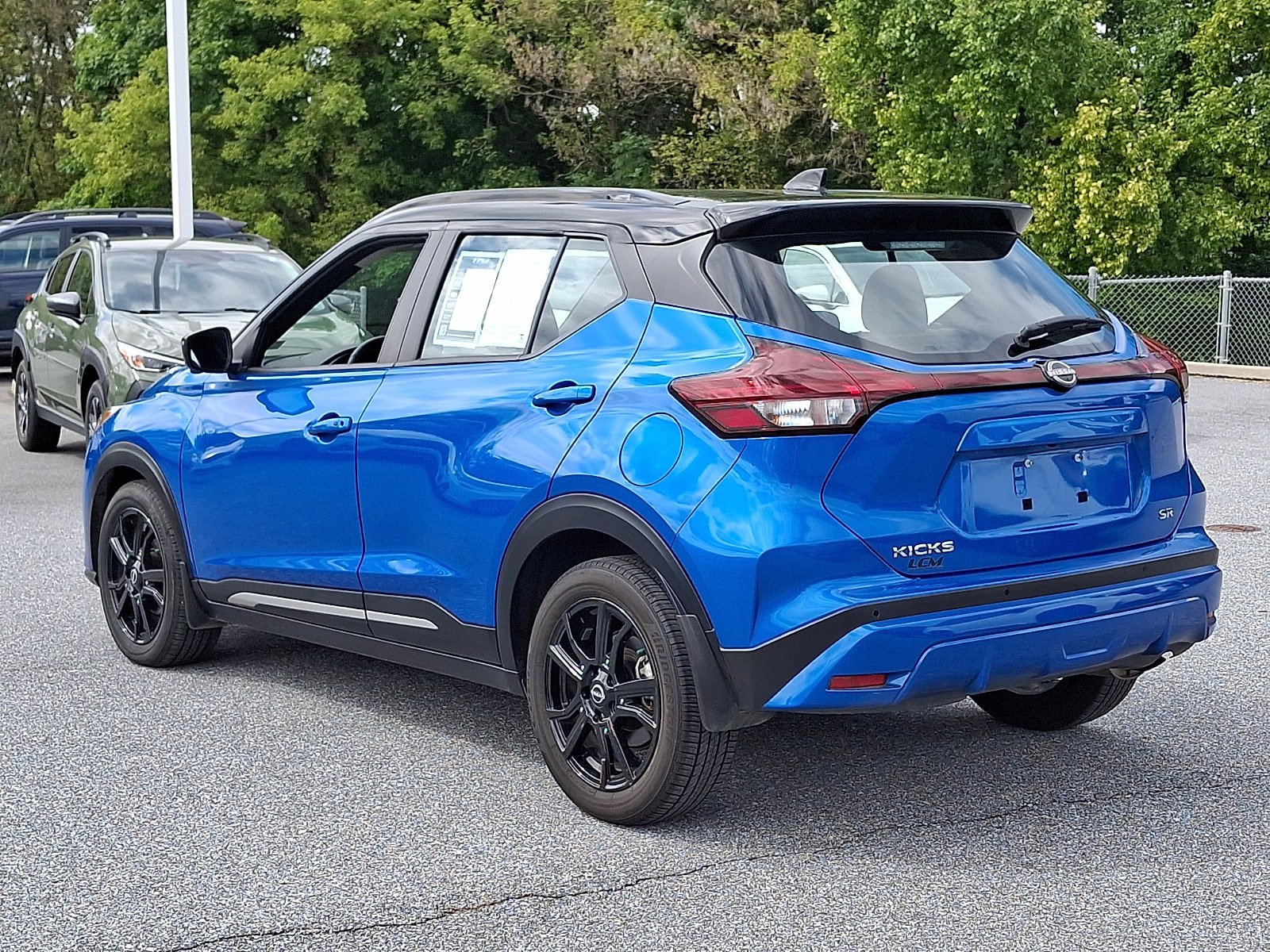 Used 2023 Nissan Kicks SR w/ SR Premium Package FWD image 6