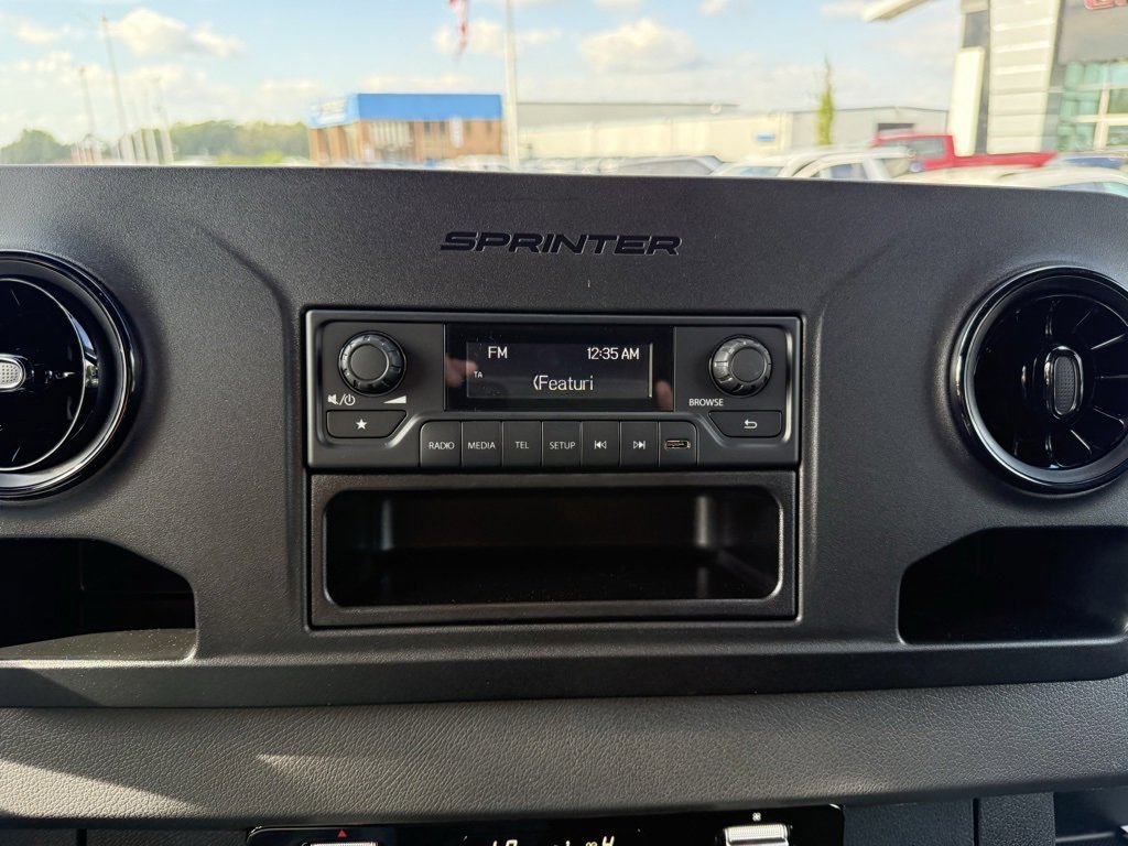 Used 2025 Mercedes-Benz Sprinter 2500 image 15