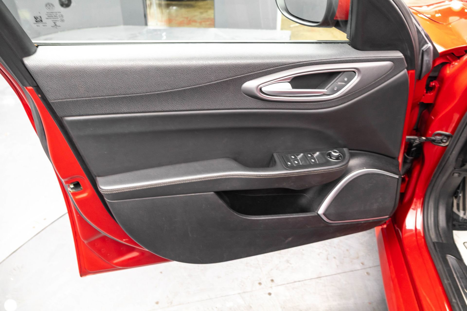 Used 2017 Alfa Romeo Giulia AWD w/ Sport Appearance Package image 29