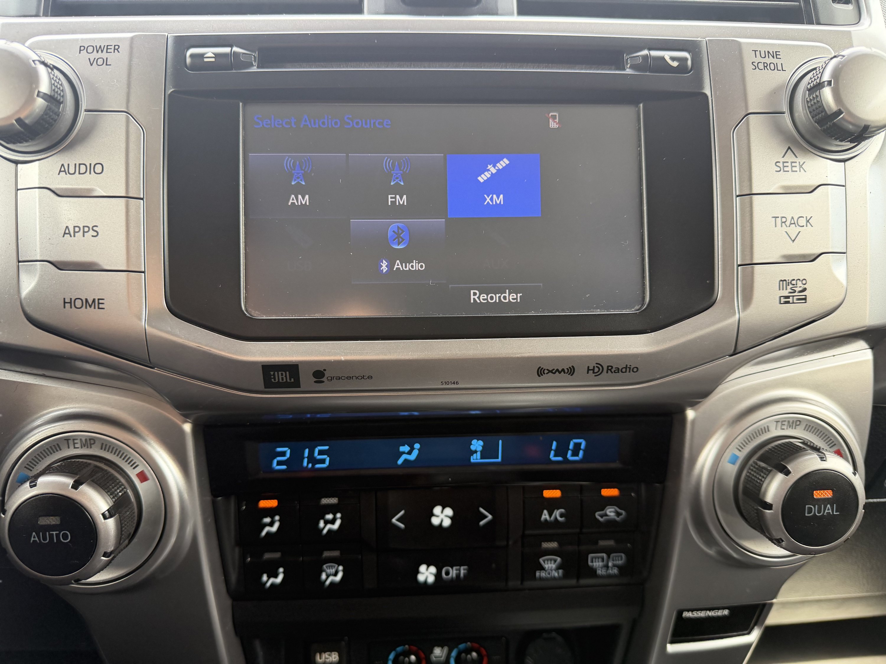 Used 2018 Toyota 4Runner SR5 AWD/4WD image 12