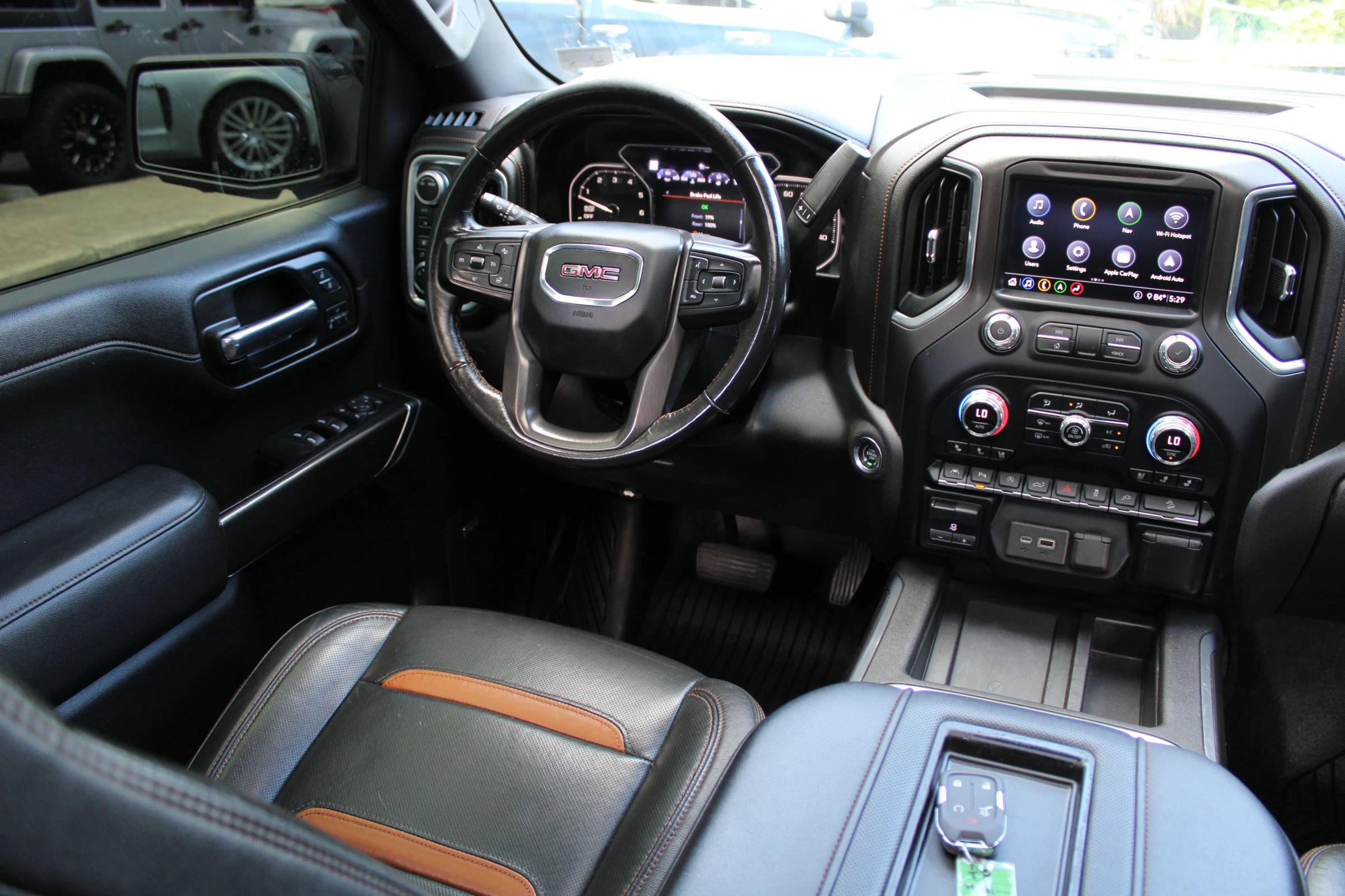 Used 2020 GMC Sierra 1500 AT4 w/ AT4 Premium Package AWD/4WD image 14