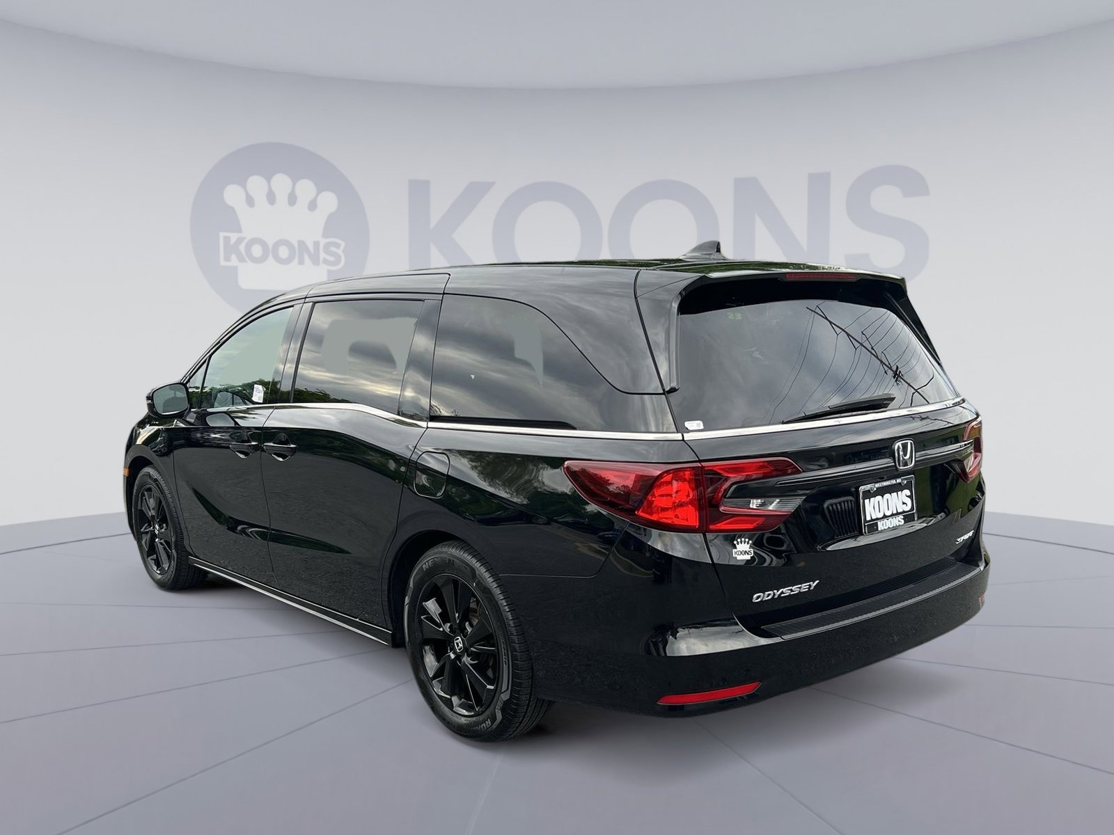 Used 2023 Honda Odyssey Sport image 4