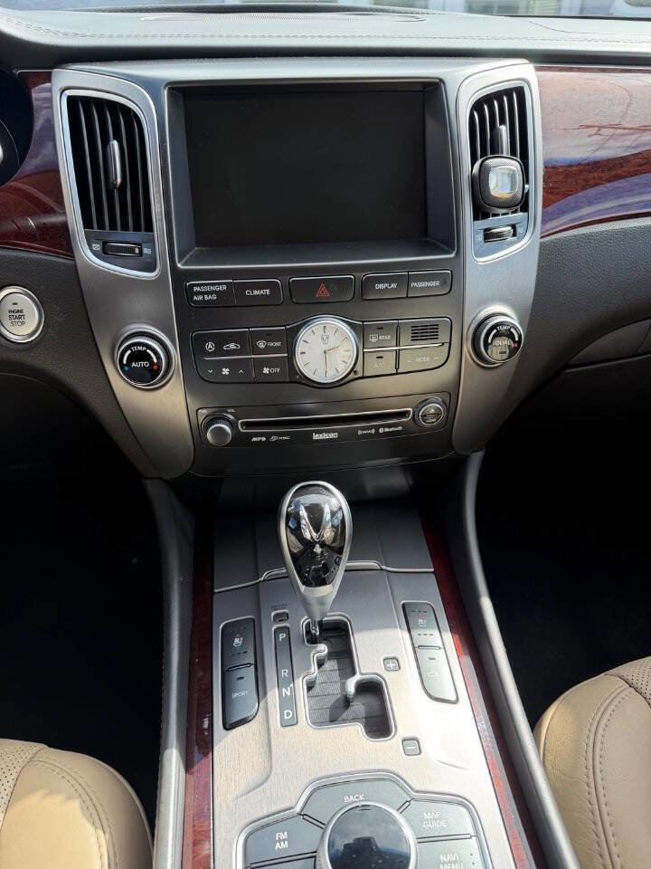 Used 2011 Hyundai Equus Signature RWD image 15