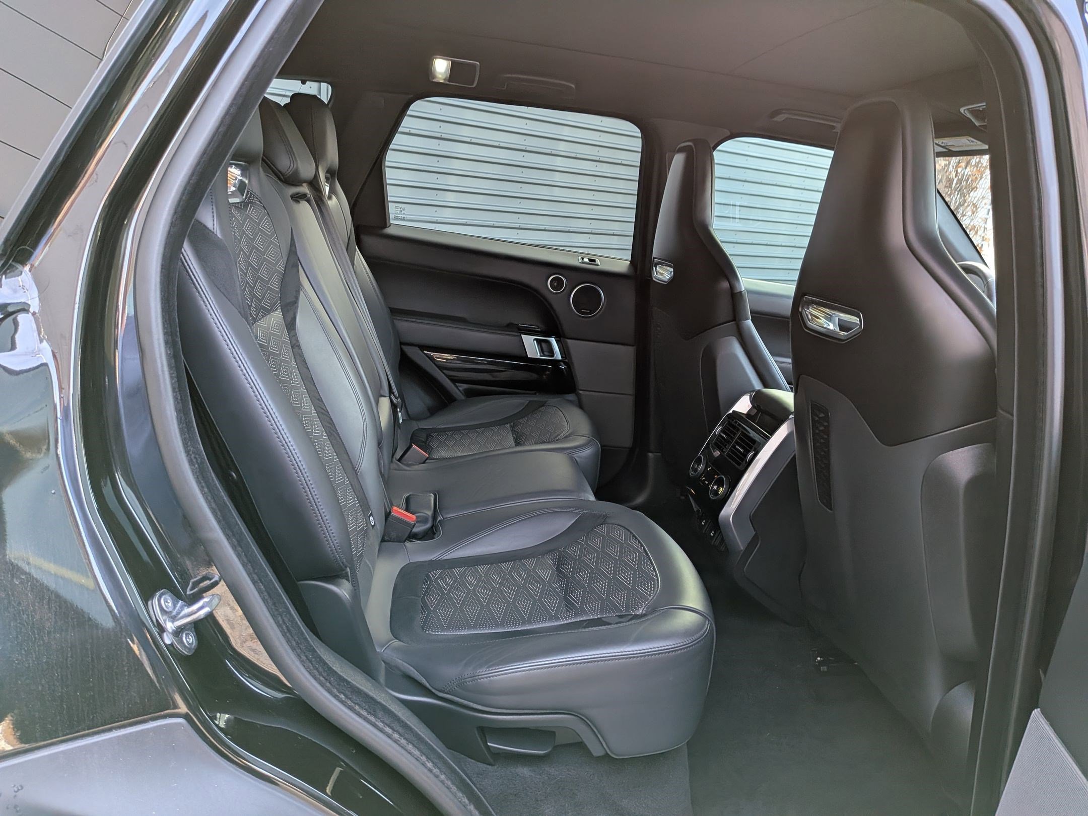 Used 2021 Land Rover Range Rover Sport SVR image 30