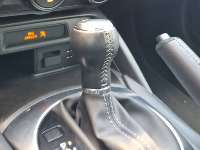 Used 2020 MAZDA MX-5 Miata Sport RWD image 16
