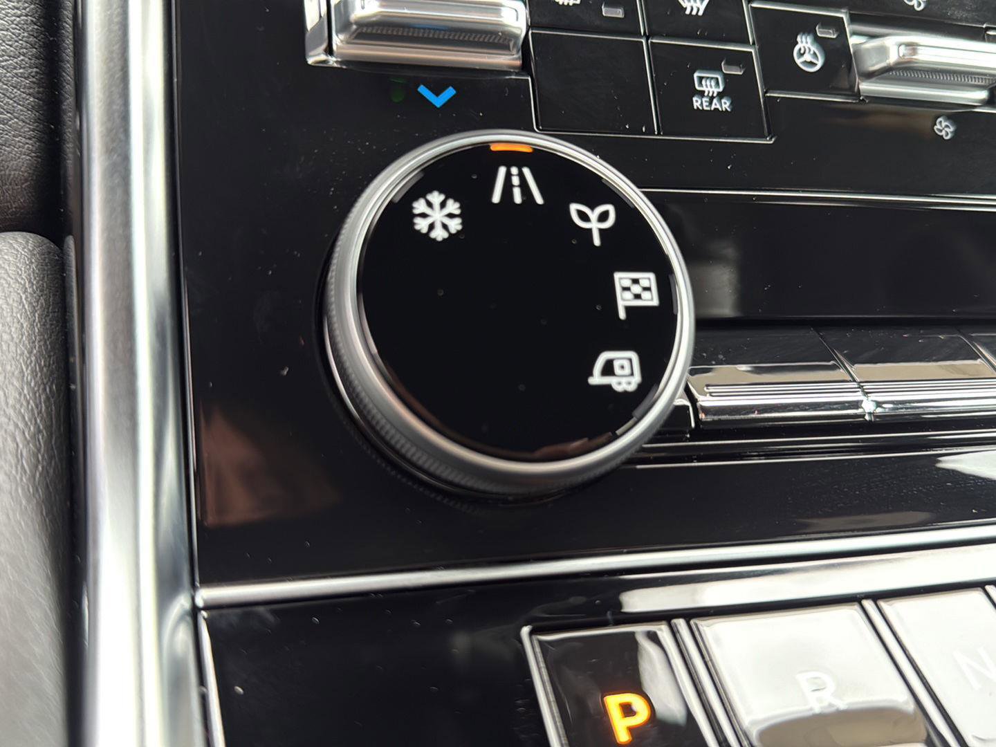 New 2026 Nissan Armada SL w/ Convenience Package image 32