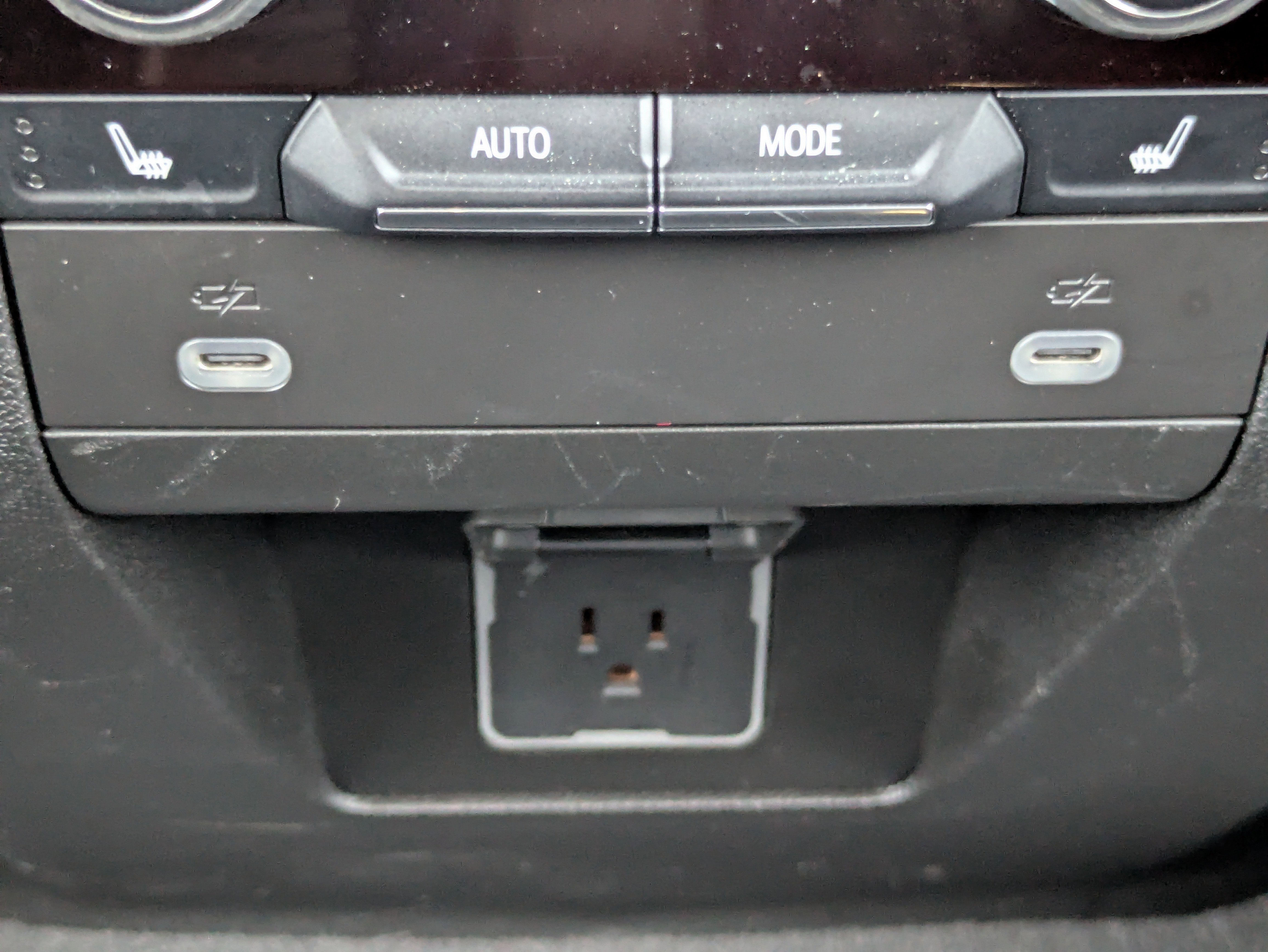 Used 2024 Chevrolet Tahoe High Country w/ Premium Package 2 image 11