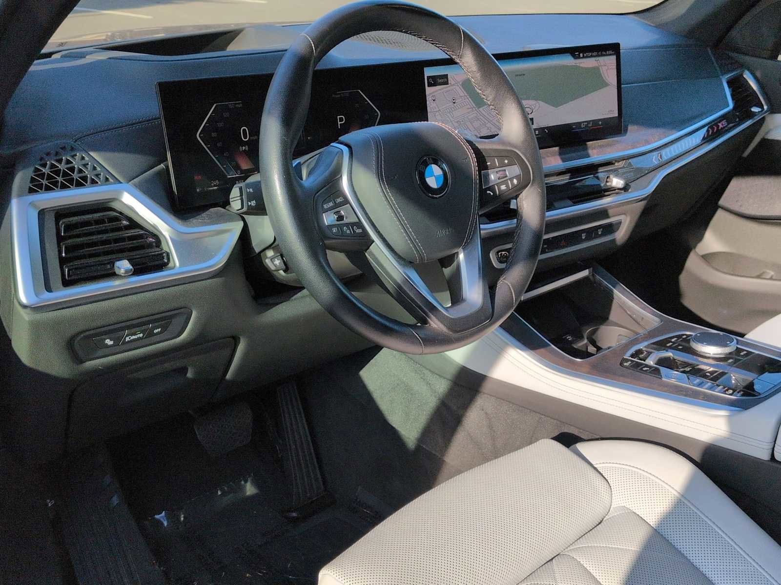 Used 2024 BMW X5 xDrive40i w/ Parking Assistance Package image 15