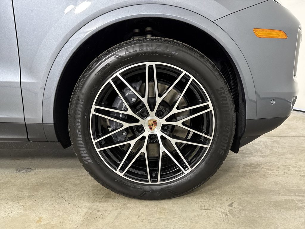 New 2026 Porsche Cayenne Coupe AWD/4WD image 15