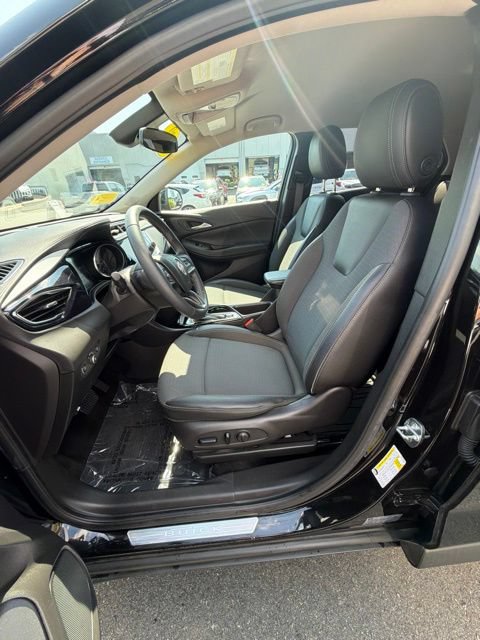 Certified 2022 Buick Encore GX Preferred w/ Cold Weather Comfort Package AWD/4WD image 9