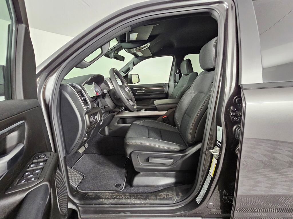 New 2026 RAM 1500 Big Horn w/ Sport Appearance Package AWD/4WD image 18