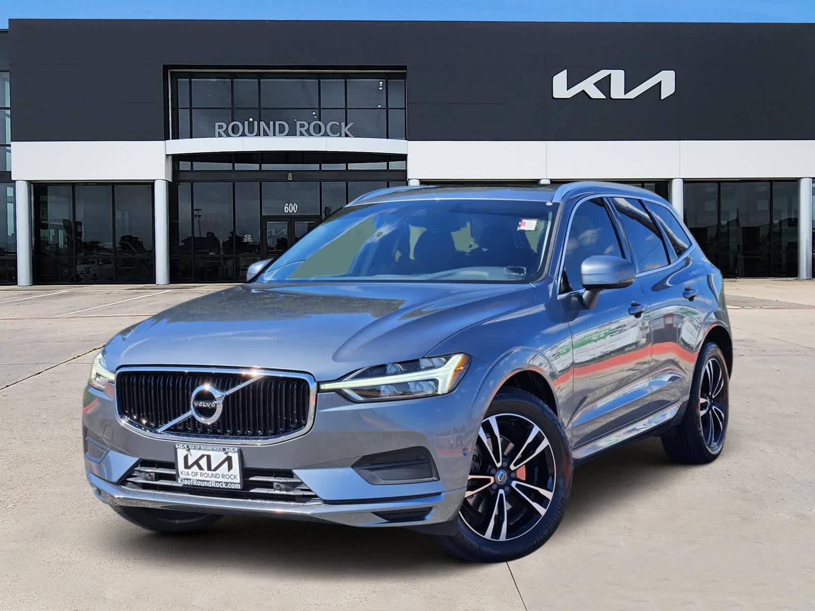 Used 2018 Volvo XC60 T5 Momentum w/ Vision Package