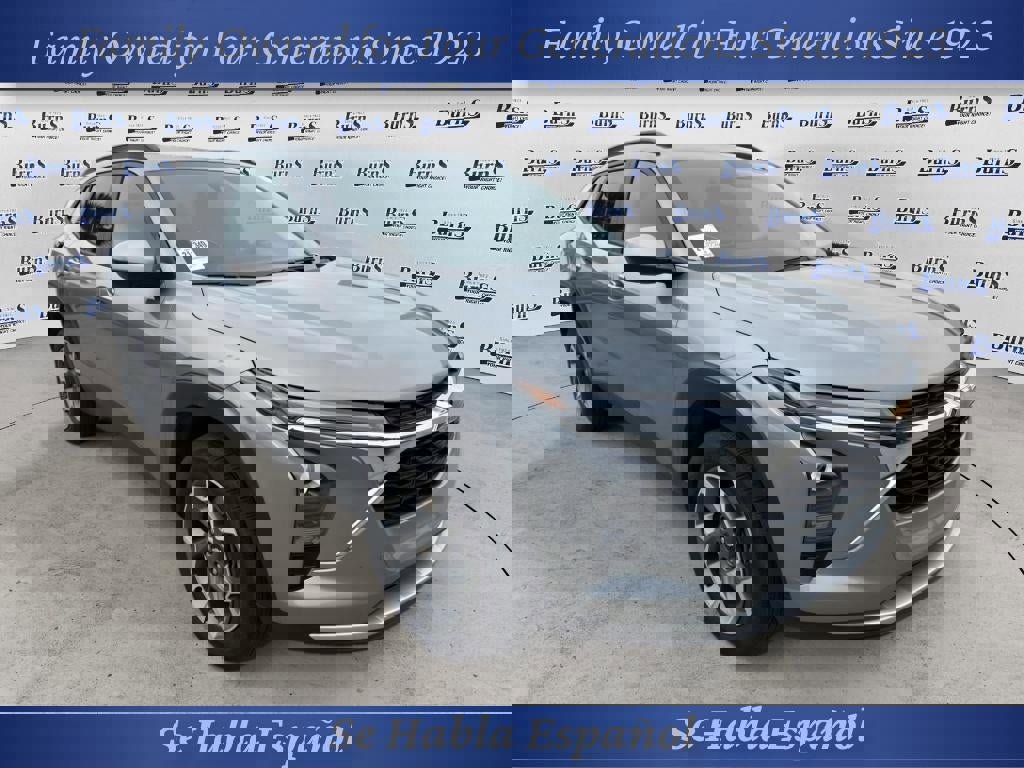 Used 2025 Chevrolet Trax LT w/ LT Convenience Package FWD image 1