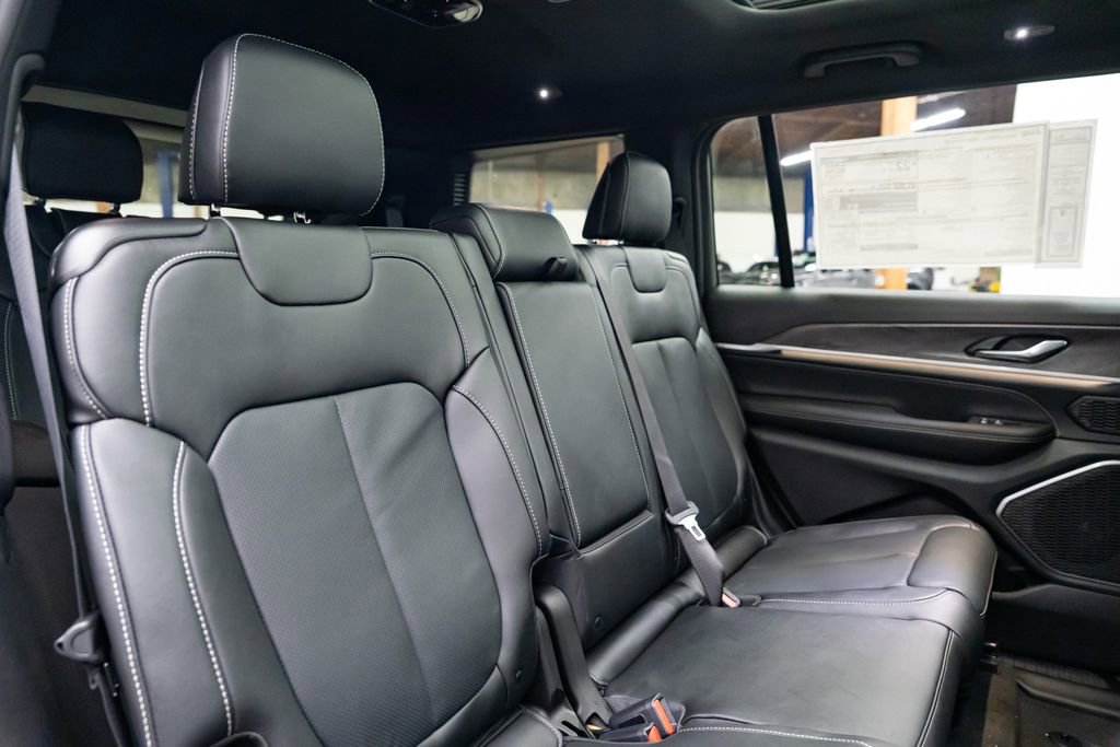 New 2026 Jeep Grand Cherokee L Limited AWD/4WD image 34