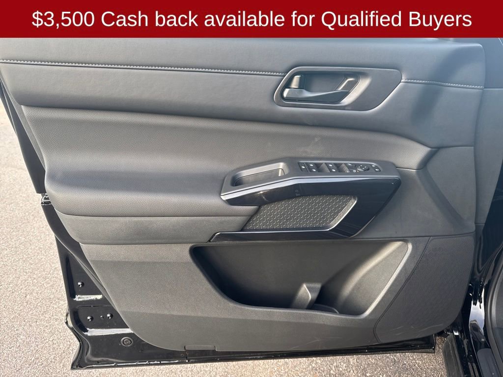 New 2026 Nissan Pathfinder SV image 11