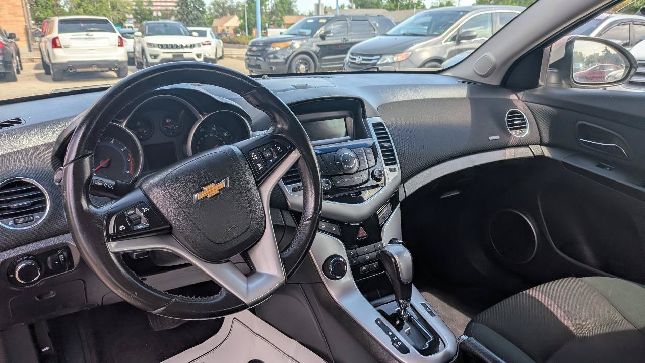 Used 2012 Chevrolet Cruze LT FWD image 11