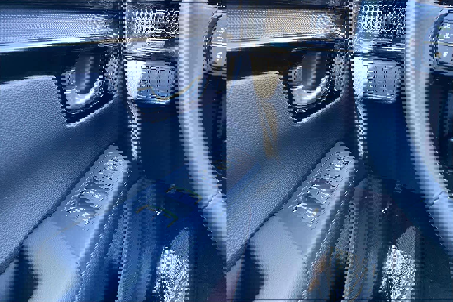 Used 2023 Honda CR-V EX-L image 32