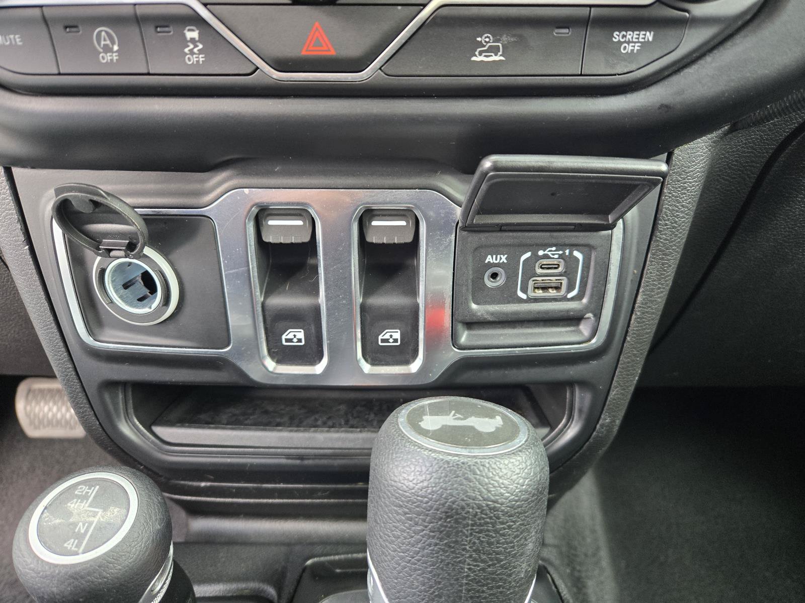 Used 2021 Jeep Wrangler Sport AWD/4WD image 13