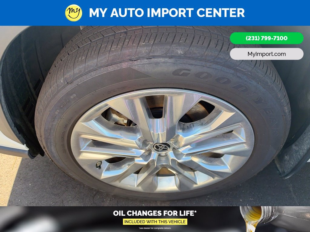 Used 2025 Toyota Highlander Limited AWD/4WD image 6