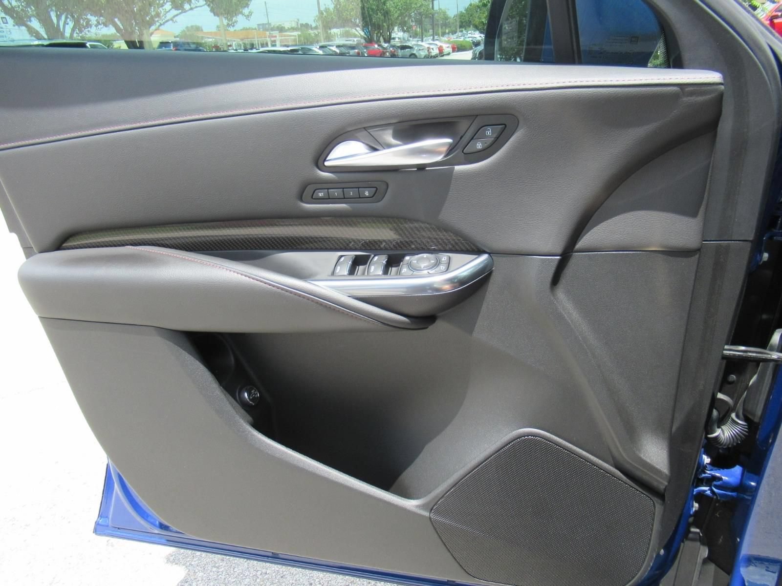 Used 2022 Cadillac XT4 Sport w/ Comfort Package FWD image 21