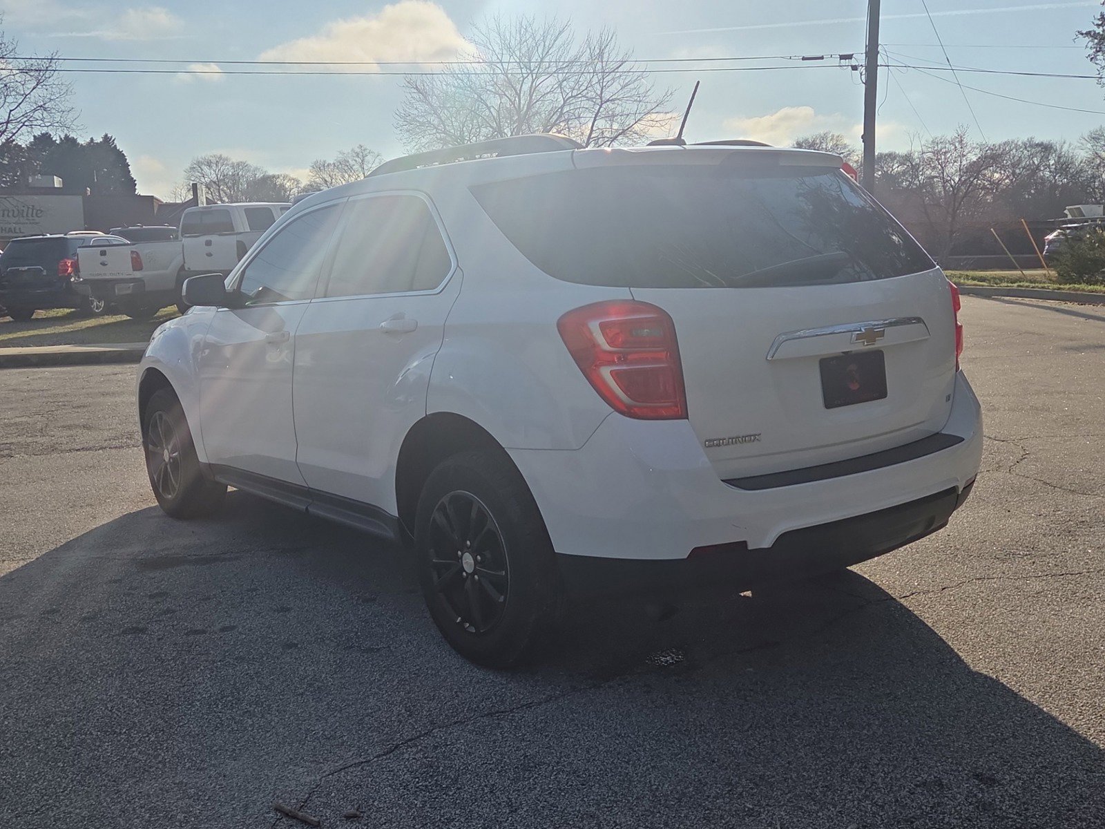 Used 2017 Chevrolet Equinox LT FWD image 3