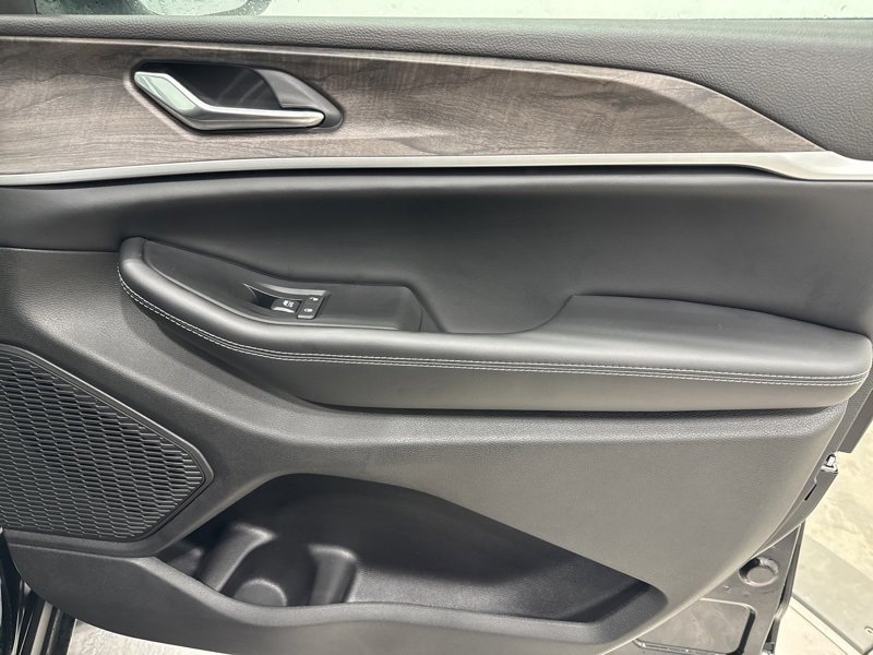 New 2025 Jeep Grand Cherokee Limited w/ Black Appearance Package image 16