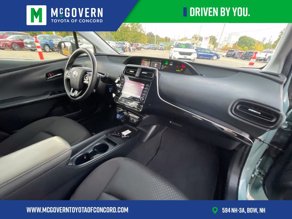 Used 2021 Toyota Prius LE w/ Carpet Mat Package (TMS) AWD/4WD image 24