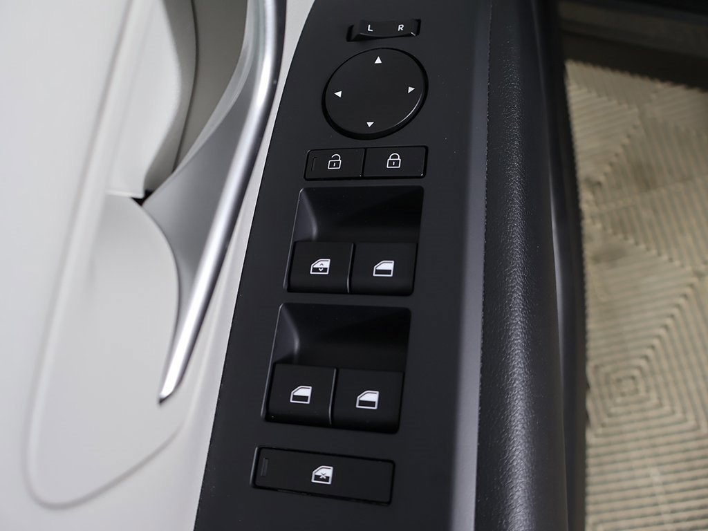 Certified 2025 Hyundai Tucson SE image 31