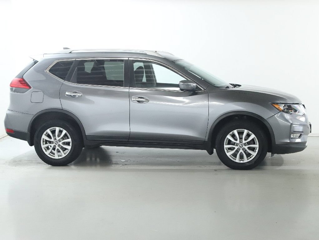 Used 2017 Nissan Rogue SV w/ SV Premium Package AWD/4WD image 11