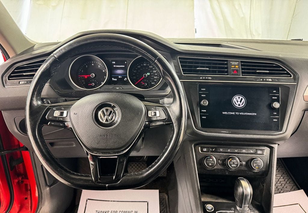 Used 2018 Volkswagen Tiguan SE w/ Panoramic Sunroof Package AWD/4WD image 10