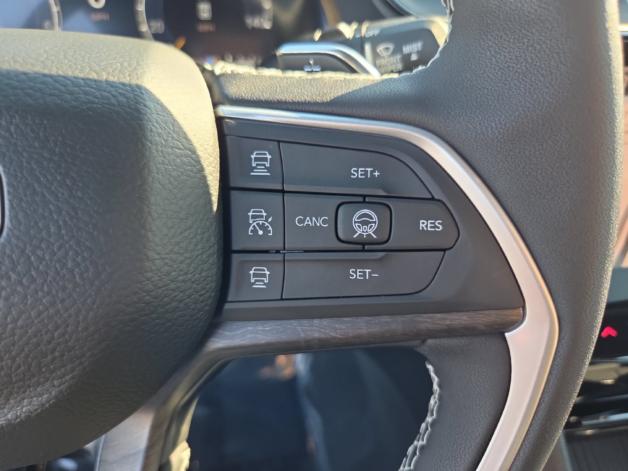 New 2027 Jeep Grand Cherokee Limited AWD/4WD image 14