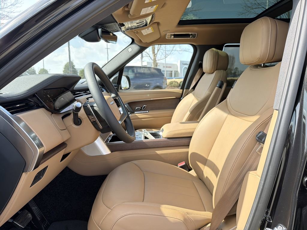 New 2026 Land Rover Range Rover Long Wheelbase SE image 3