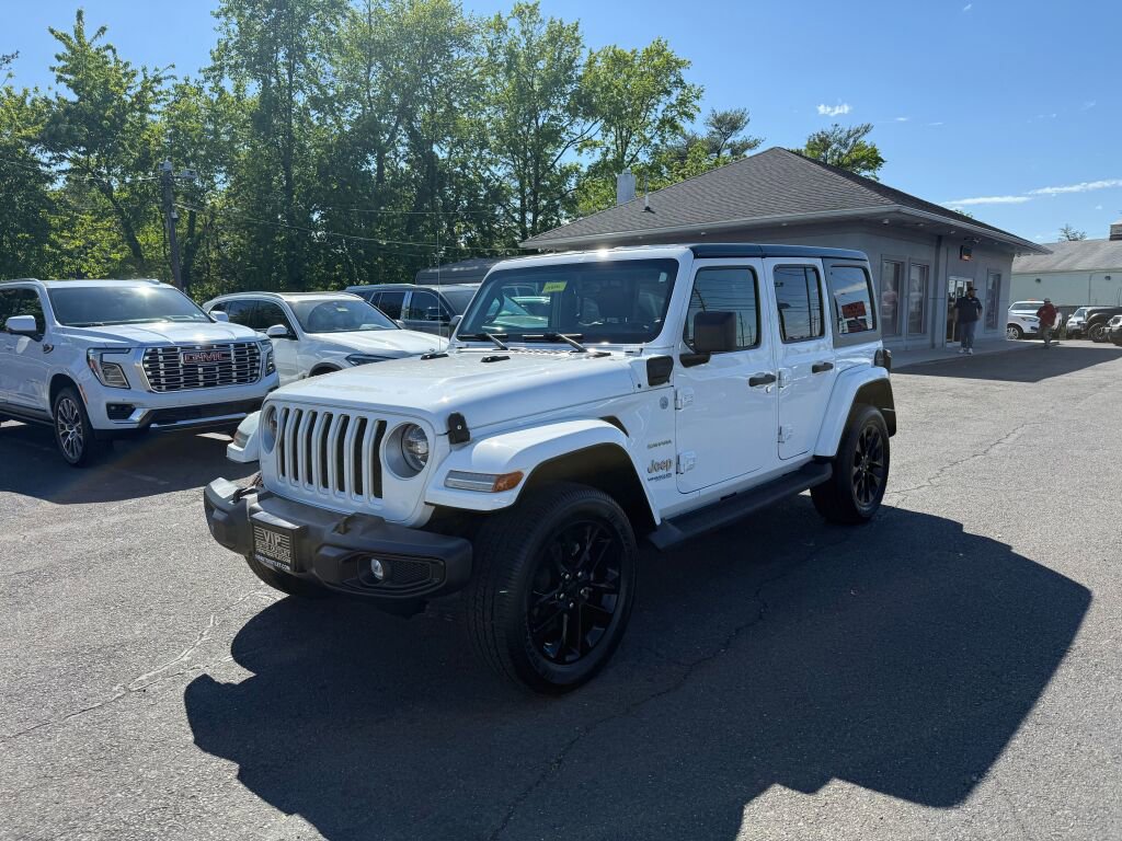Used 2022 Jeep Wrangler Unlimited Sahara w/ Cold Weather Group AWD/4WD image 3