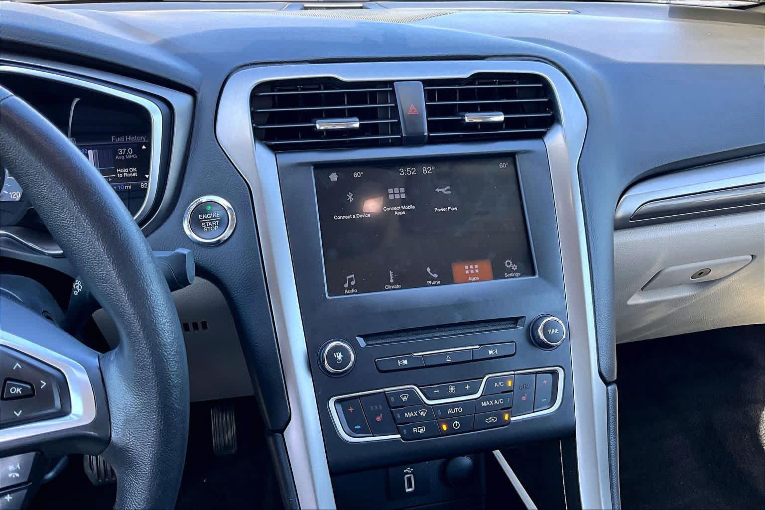 Used 2017 Ford Fusion Energi SE FWD image 6