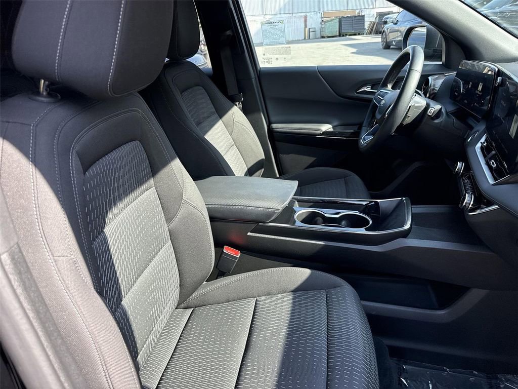 Used 2025 Chevrolet Equinox LT image 25