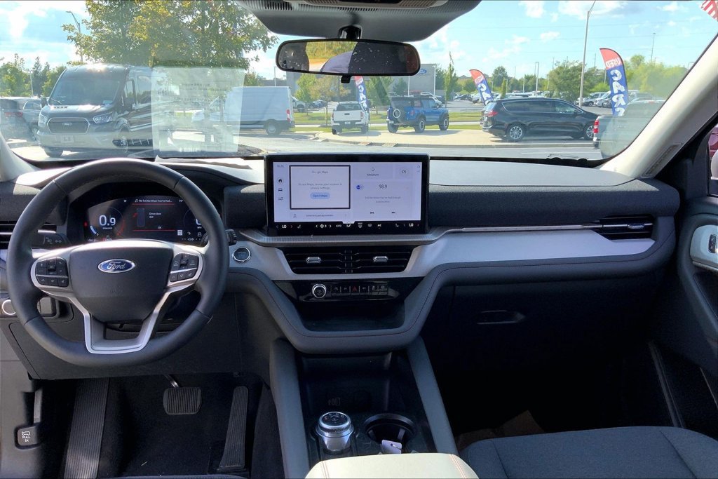 Used 2026 Ford Explorer Active AWD/4WD image 10