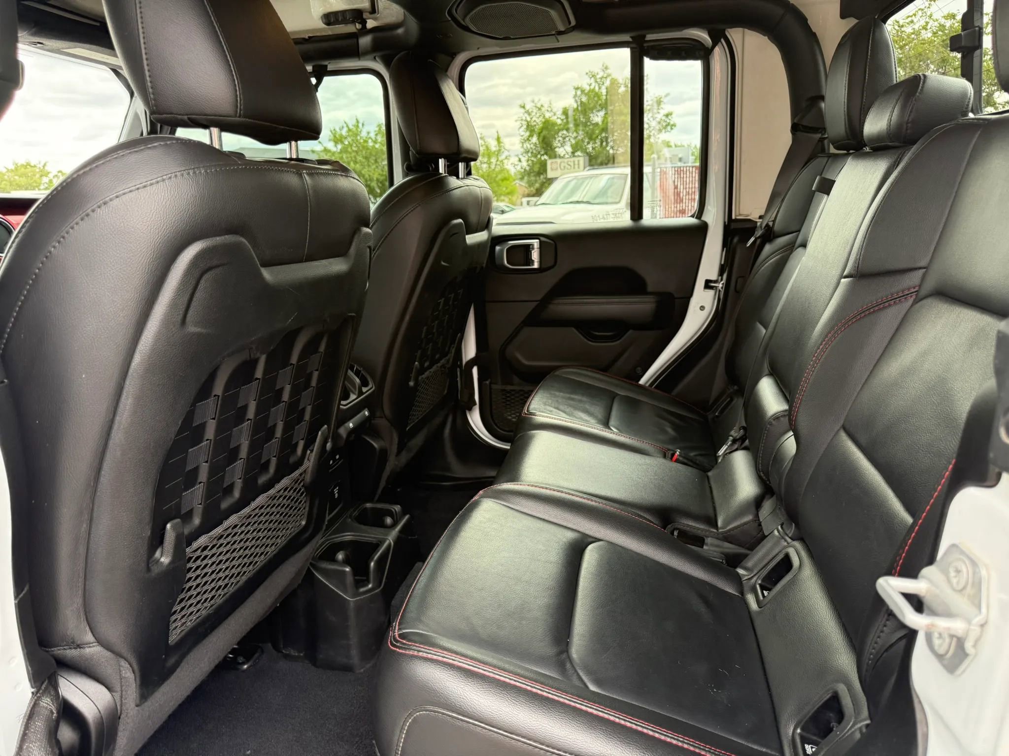 Used 2022 Jeep Gladiator Rubicon w/ Cold Weather Group AWD/4WD image 11