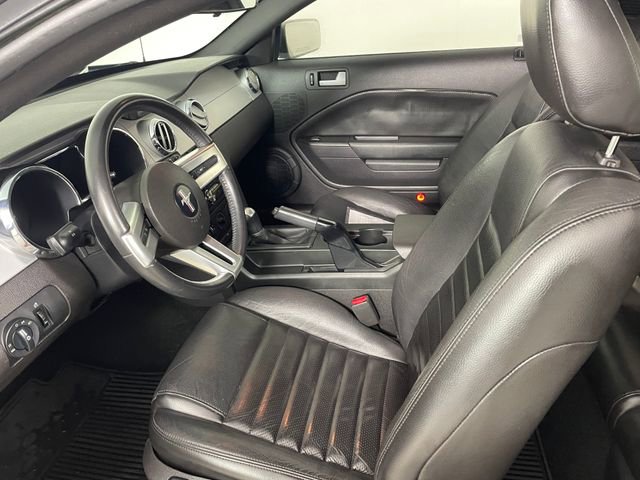 Used 2007 Ford Mustang GT image 2