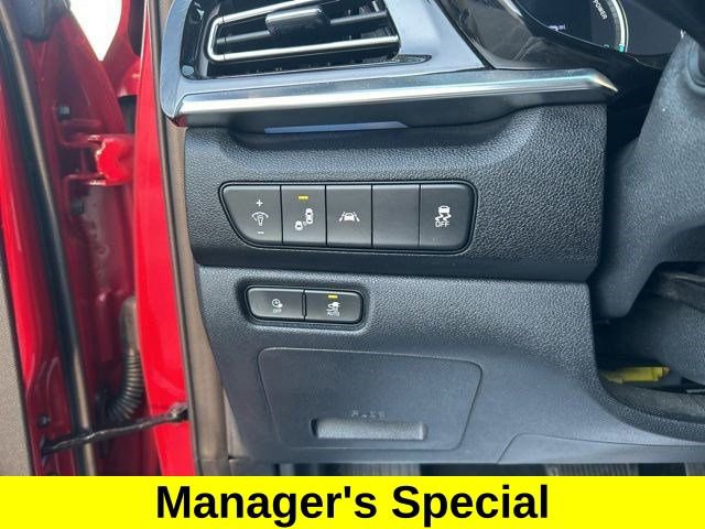 Used 2021 Kia Niro EX Premium w/ Cold Weather Package image 19