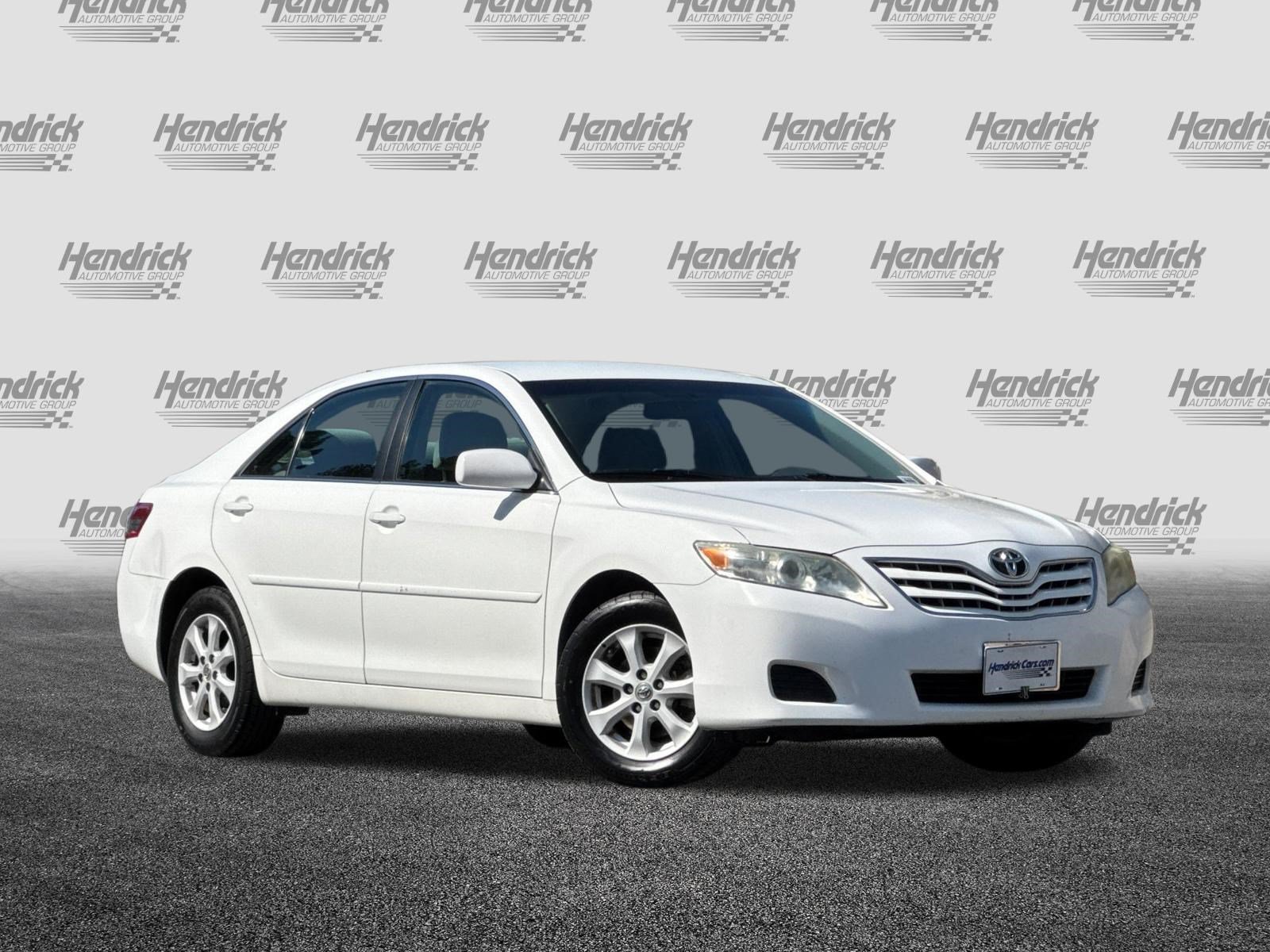 Used 2010 Toyota Camry LE FWD image 2