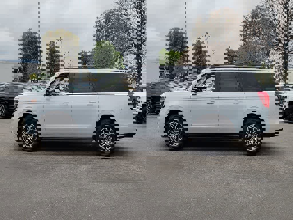 Used 2025 Ford Expedition Max Active image 2