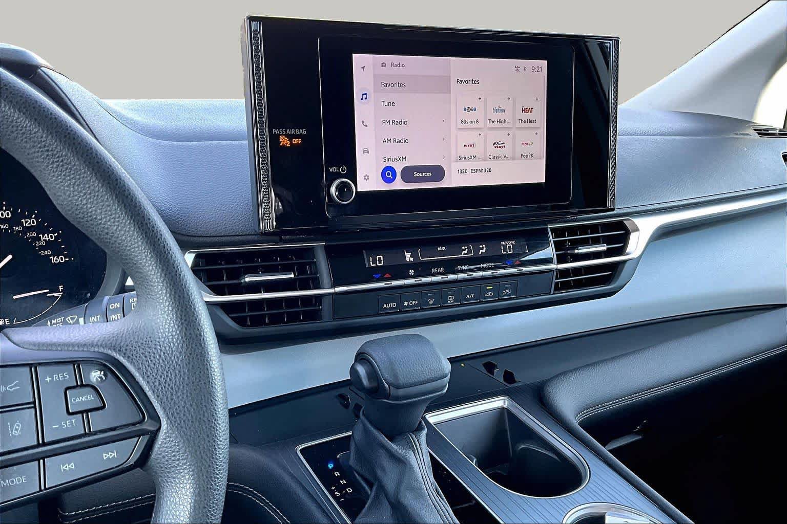 Certified 2025 Toyota Sienna LE FWD image 6