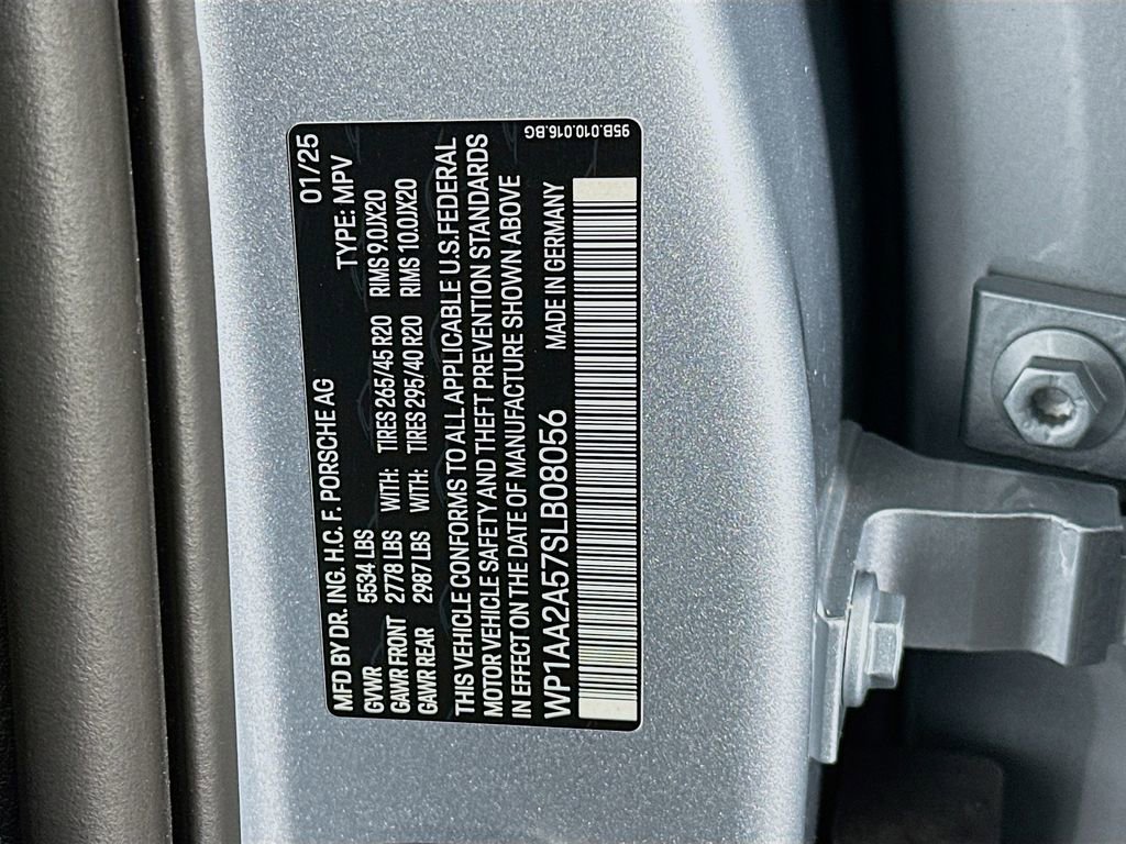 New 2025 Porsche Macan image 35