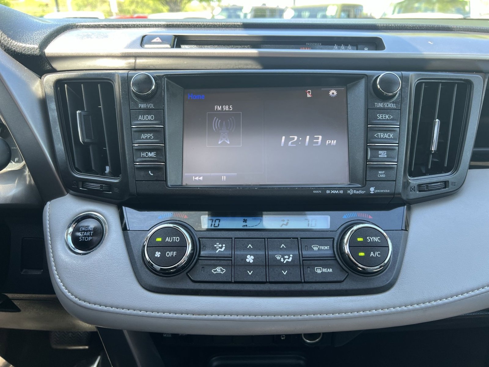 Used 2017 Toyota RAV4 XLE AWD/4WD image 25
