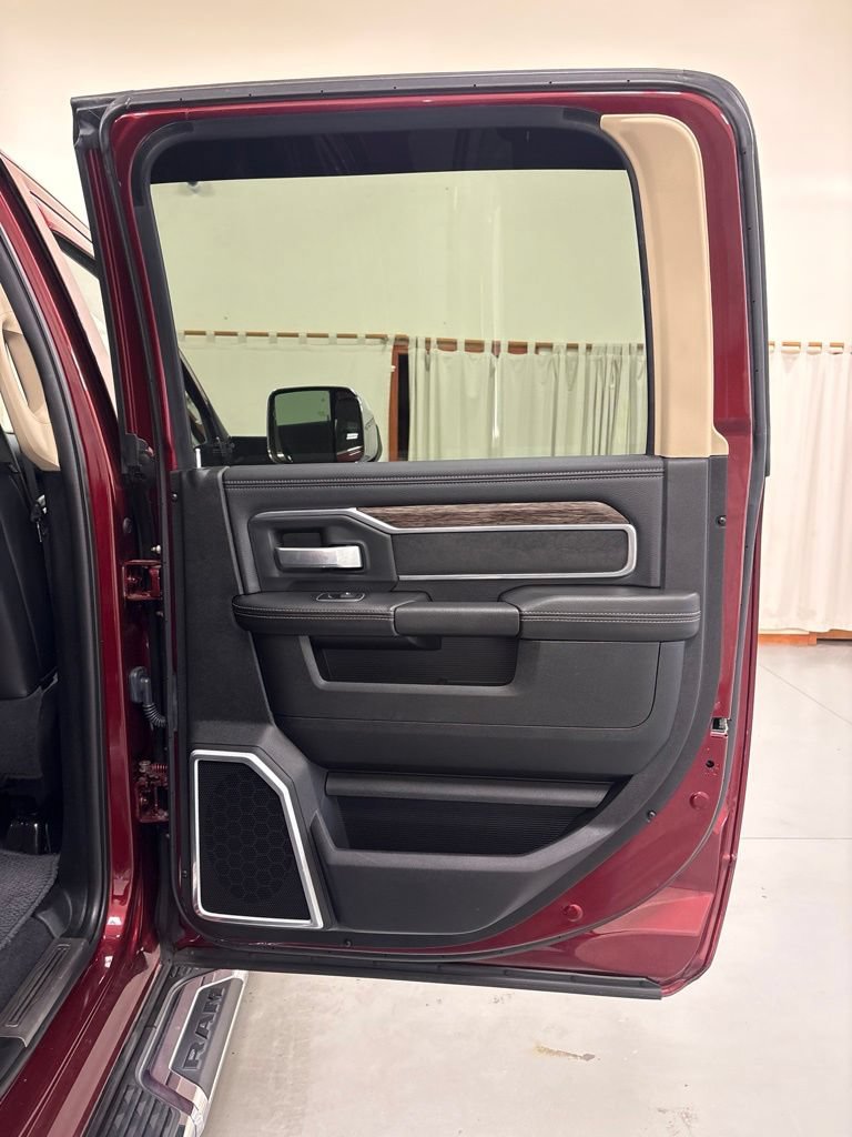 Used 2020 RAM 2500 Laramie RWD image 29