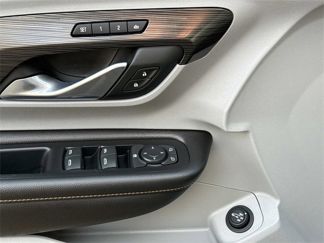 Used 2018 GMC Terrain SLT w/ Infotainment Package II image 16