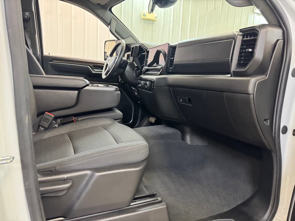Used 2025 Chevrolet Silverado 2500 LT AWD/4WD image 27