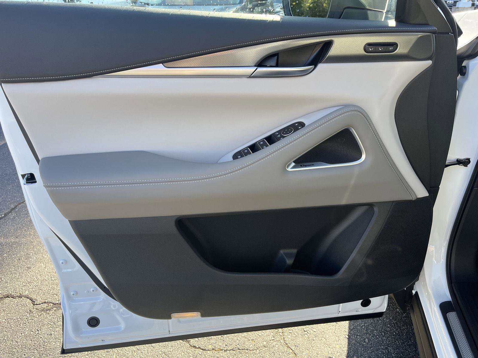 New 2026 INFINITI QX60 Luxe w/ Cargo Package image 10