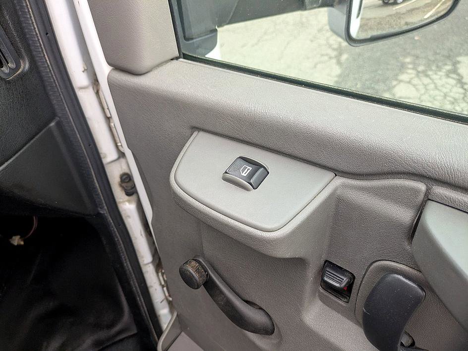 Used 2018 GMC Savana 3500 Extended w/ Driver Convenience Package image 25