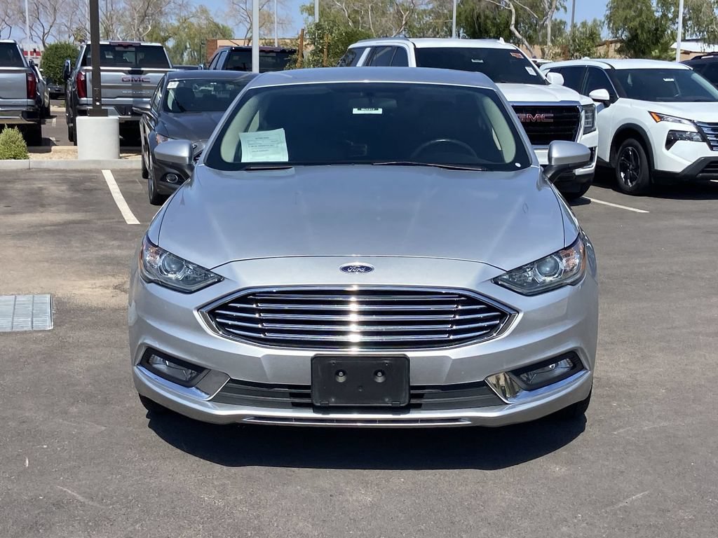 Used 2018 Ford Fusion SE w/ Equipment Group 201A FWD image 3